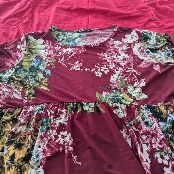 Hemish USA floral blouse - Picture 3 of 3